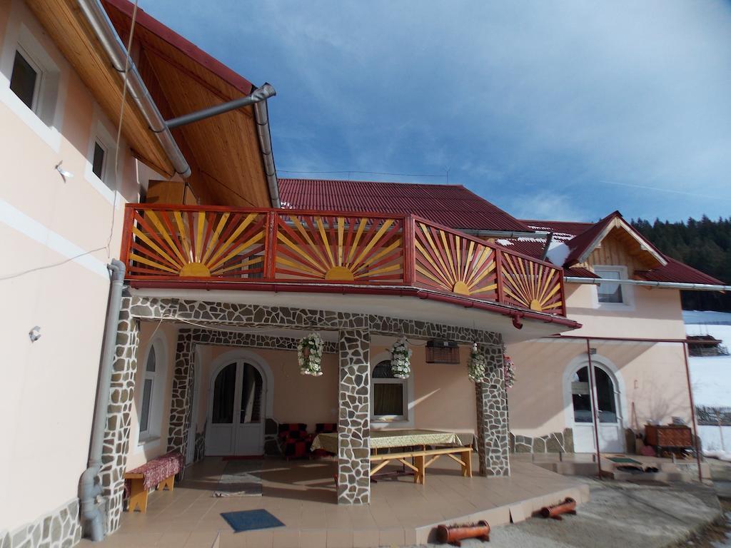 Pensiunea Paradiso Poiana Teiului Экстерьер фото