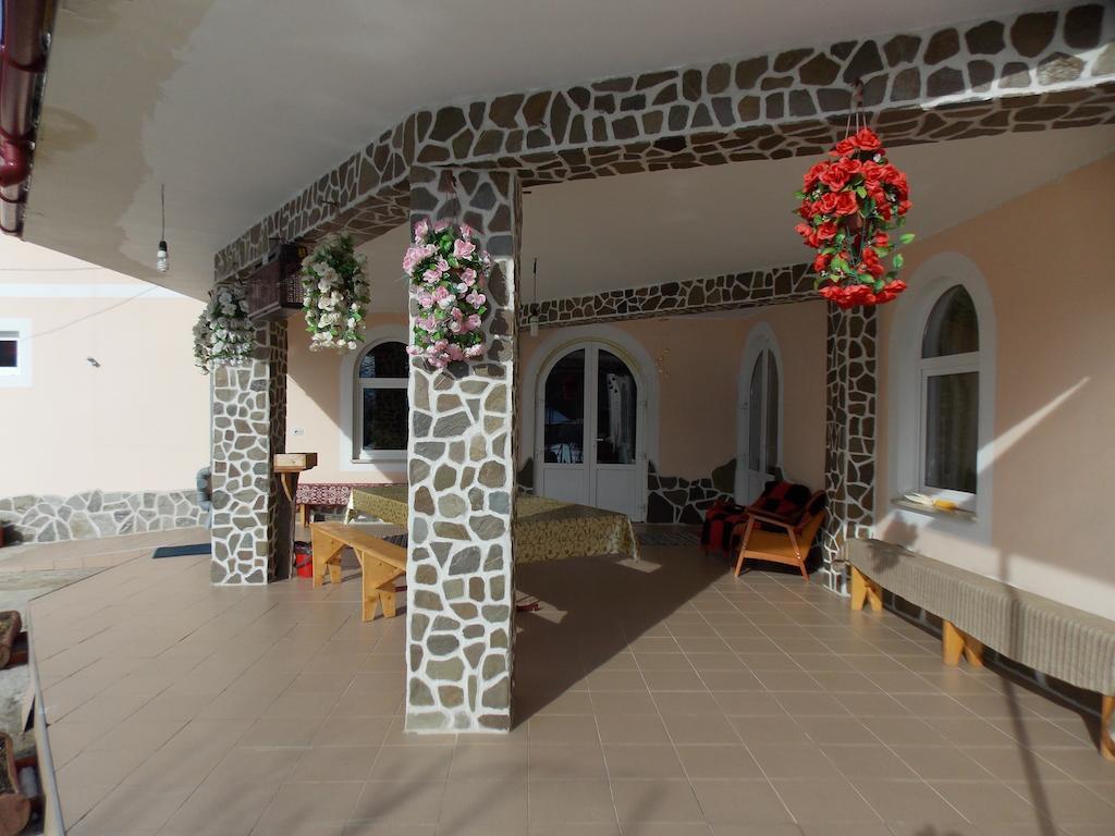 Pensiunea Paradiso Poiana Teiului Экстерьер фото